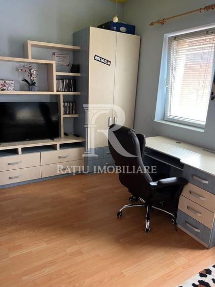Casă cu 6 camere cu Canalizare în Rogerius