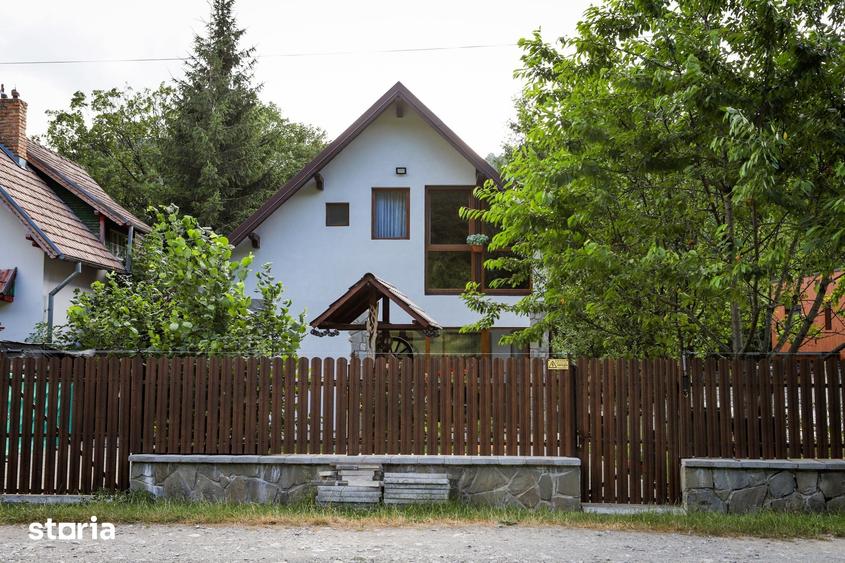 Casă cu 5 camere cu Teren 400 Mp în Valea Doftanei