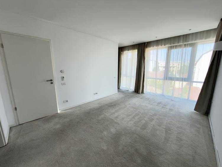 Apartament cu 3 camere decomandat în Universitate