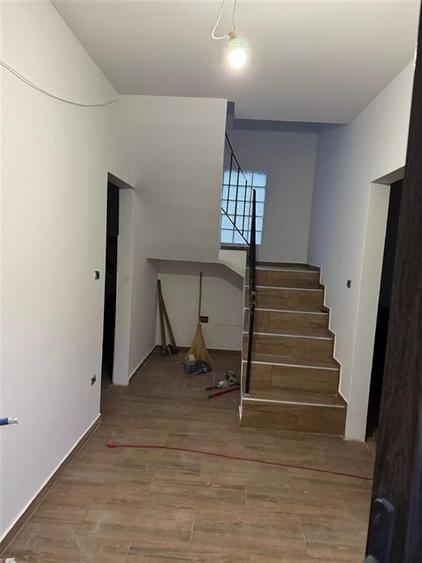 Casă individuală cu 4 camere cu Teren 250 Mp în Chercea