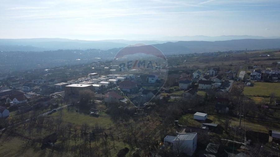 Teren agricol extravilan de 20146 mp, în Dâmbul Rotund