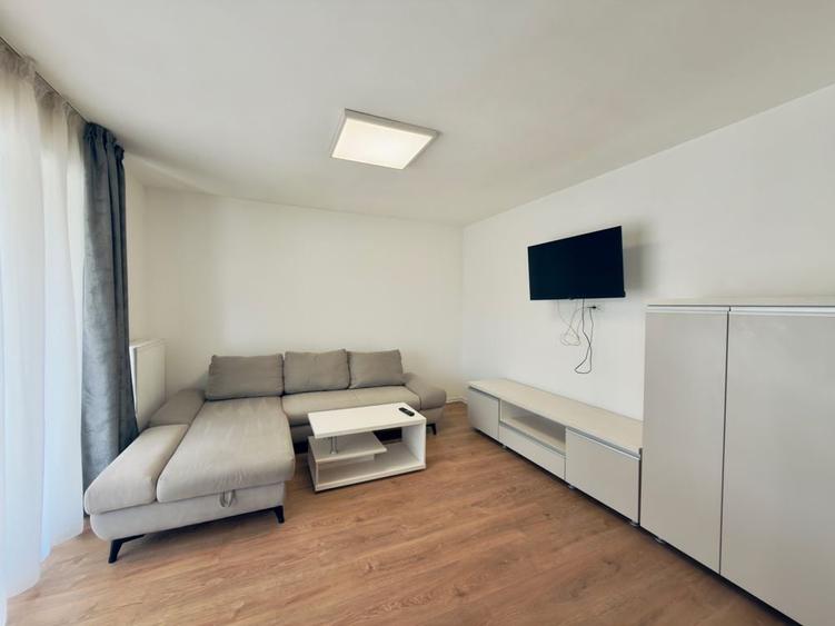 Apartament cu 2 camere semidecomandat în Tractorul