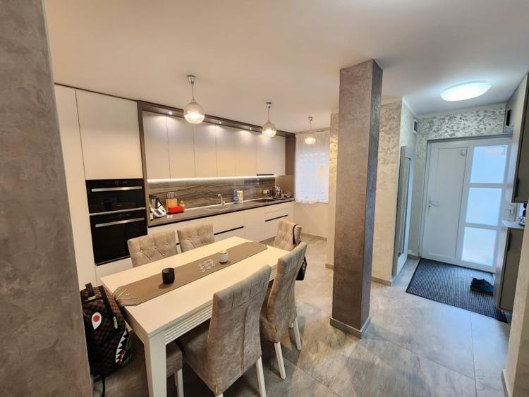 Duplex cu 4 camere cu Canalizare în Dumbrăvița