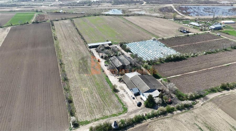 Spațiu industrial, de 2,096 mp, în Scurtești