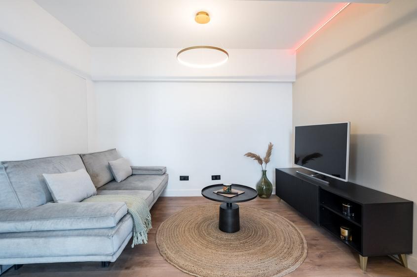 Apartament cu 2 camere semidecomandat în P-ța Romană