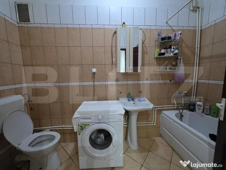 Apartament cu 3 camere decomandat în Central