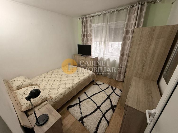 Apartament cu 3 camere semidecomandat, mobilat în Alexandru cel Bun