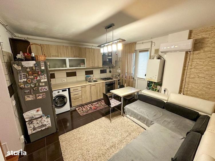 Apartament cu 3 camere decomandat în Titan