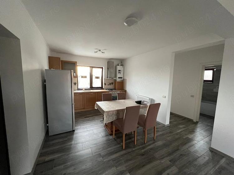 Apartament cu 3 camere semidecomandat în Giarmata