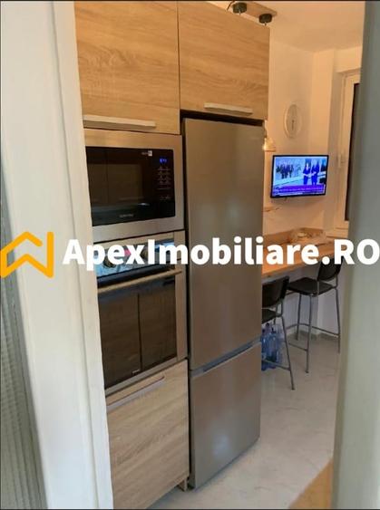 Apartament cu 3 camere decomandat, mobilat în Titan