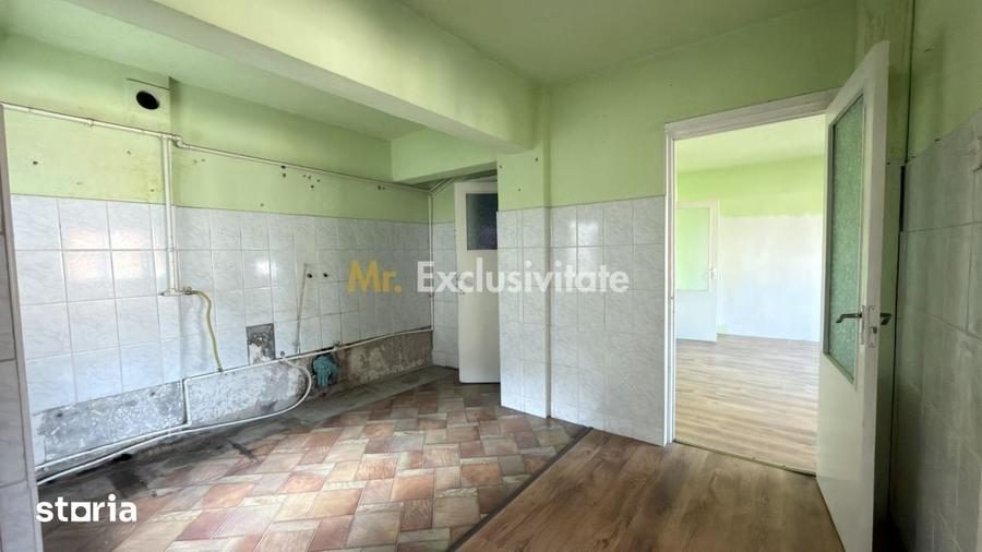 Apartament cu 4 camere semidecomandat în Central
