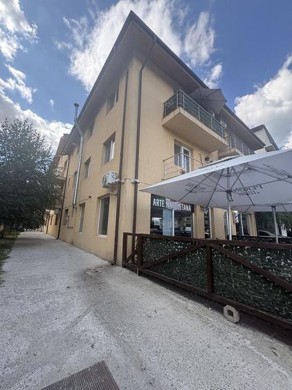 Apartament cu 2 camere decomandat, mobilat în Central