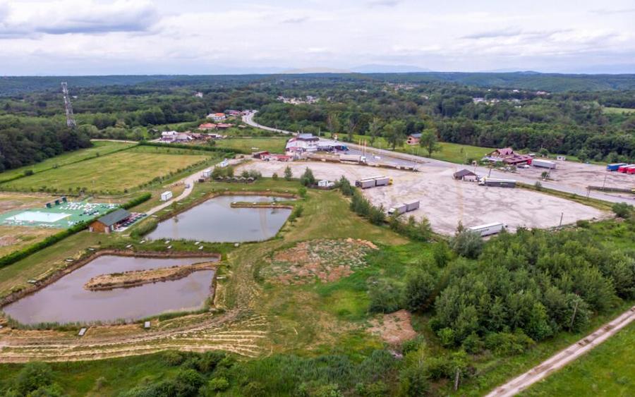 Spațiu comercial, de 855 mp, în Lintești