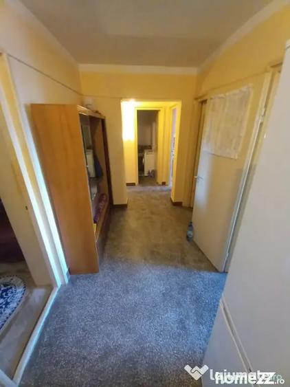 Apartament cu 3 camere decomandat în Săsar