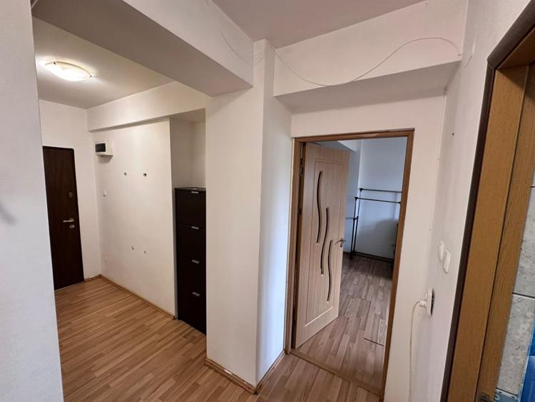 Apartament cu 2 camere decomandat în Titan