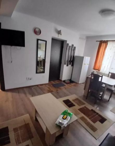 Garsonieră decomandată în Palat