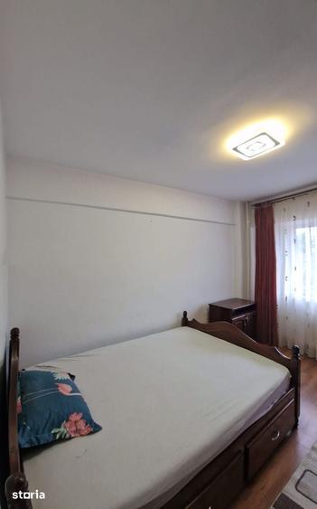 Apartament cu 4 camere decomandat în Central
