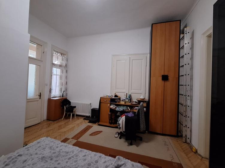 Apartament cu 4 camere circular, mobilat în P-ța Maria