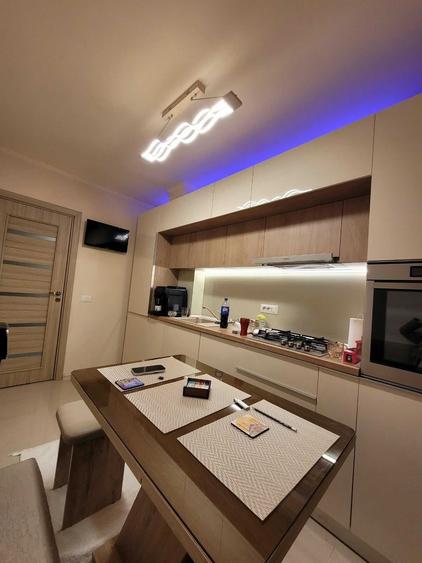 Apartament cu 3 camere decomandat în Tomis III