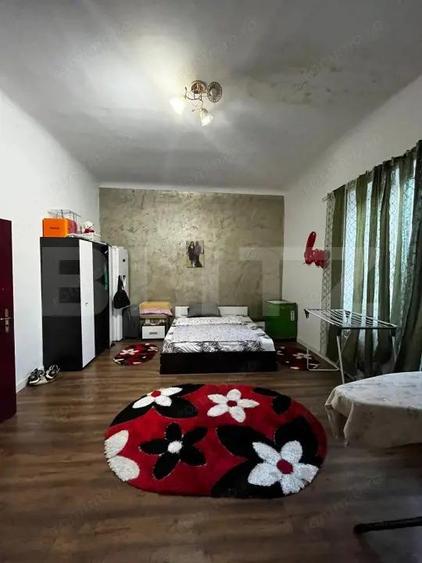 Apartament cu 4 camere semidecomandat, mobilat în Ultracentral