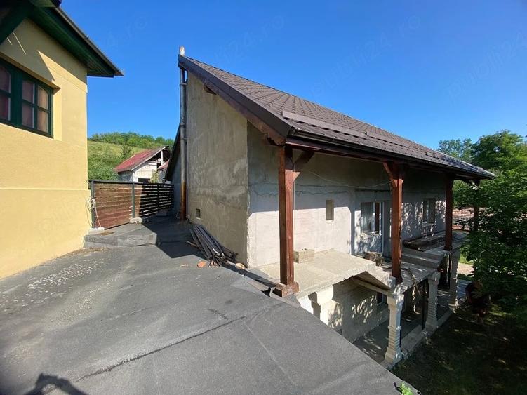Casă cu 4 camere cu Teren 300 Mp în Viștea