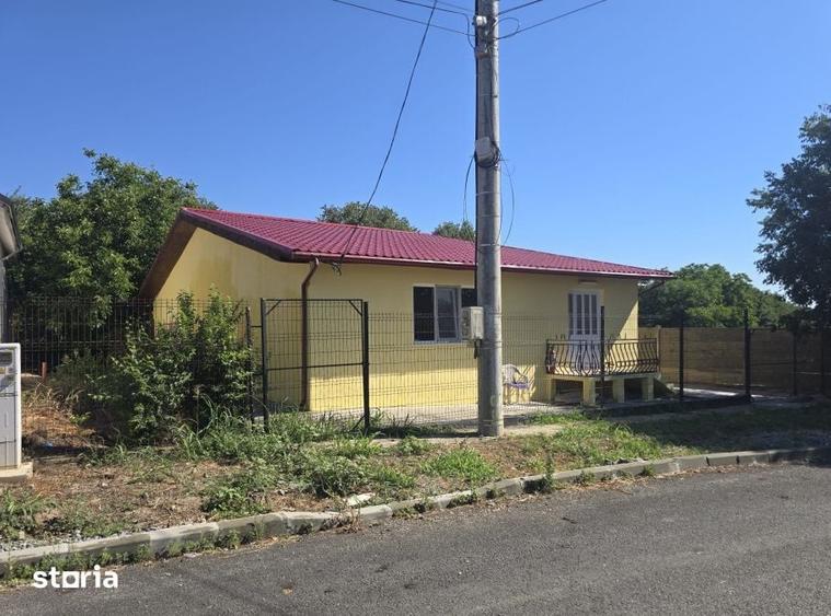 Casă cu 3 camere cu Teren 300 Mp în Tuzla