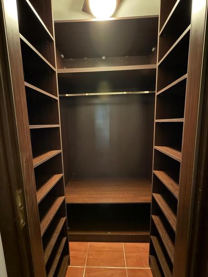 Apartament cu 3 camere semidecomandat în Iancului