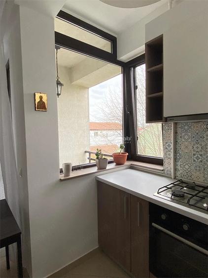 Apartament cu 2 camere semidecomandat, mobilat în Dămăroaia