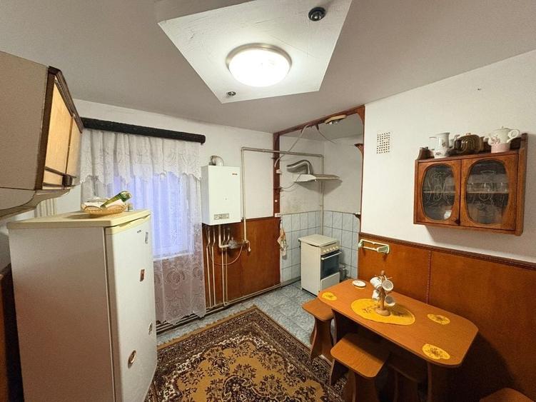 Apartament cu 3 camere decomandat în Micro 3