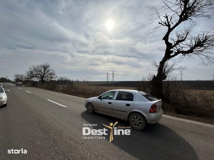 Teren de 1300 mp, în Girov