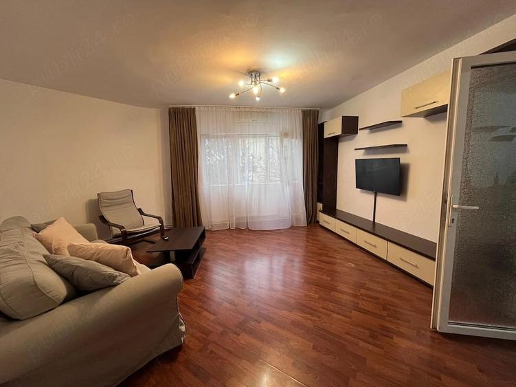Apartament cu 3 camere semidecomandat în Soarelui