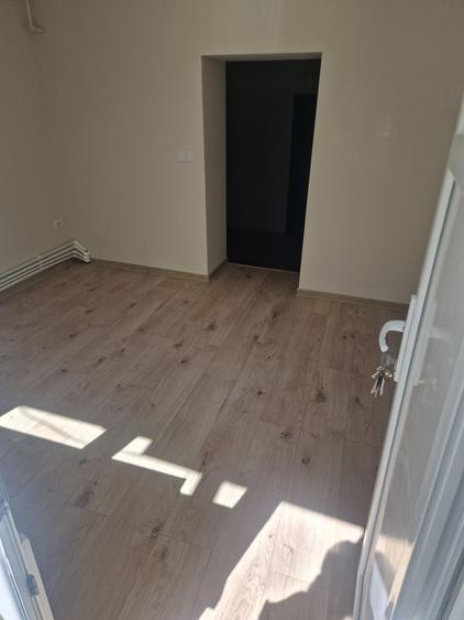 Apartament cu 2 camere semidecomandat în Traian