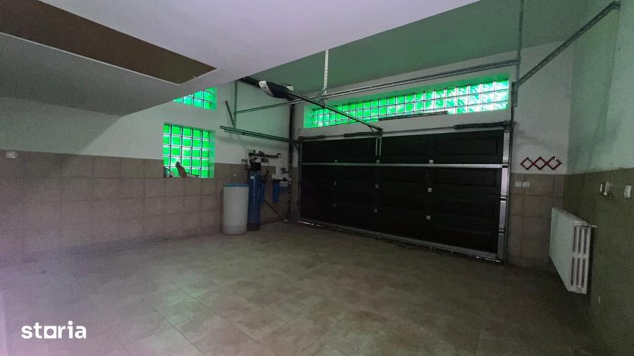 Casă cu 7 camere cu Teren 652 Mp în Sud