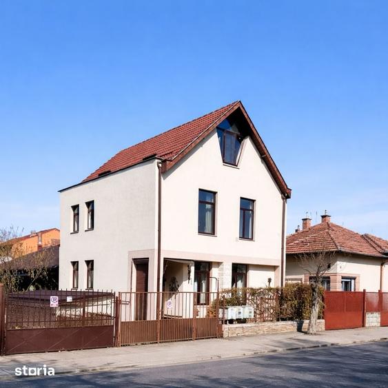 Casă cu 4 camere cu Teren 496 Mp în Gheorgheni