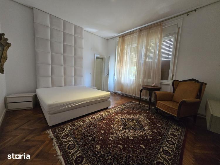 Apartament cu 4 camere în Medicină