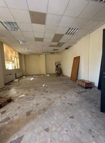 Spațiu comercial, de 1,000 mp, în Titan