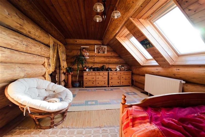 Casă individuală cu 4 camere cu Teren 52800 Mp în Țengheler