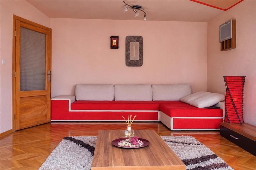 Apartament cu 2 camere decomandat în Vasile Aaron