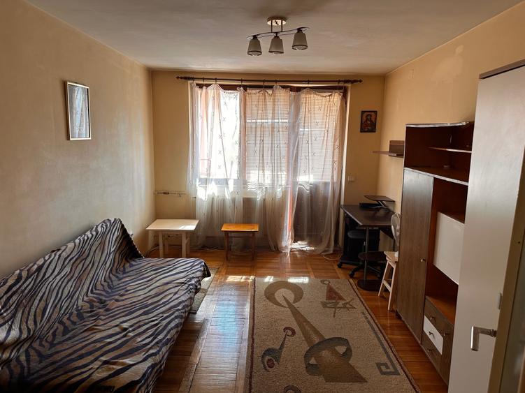 Garsonieră decomandată în Spitalul Județean