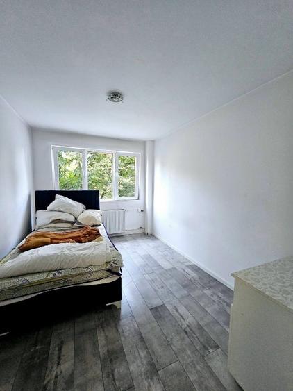 Apartament cu 3 camere semidecomandat, mobilat în Alexandru Obregia