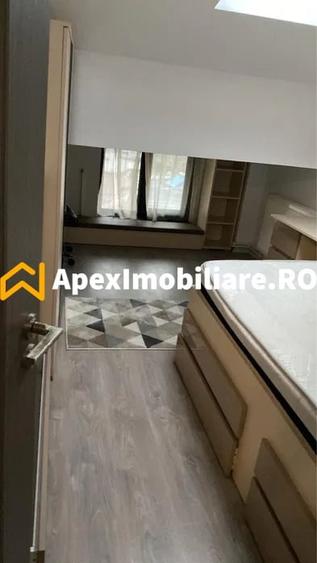 Apartament cu 3 camere semidecomandat, mobilat în 1 Mai