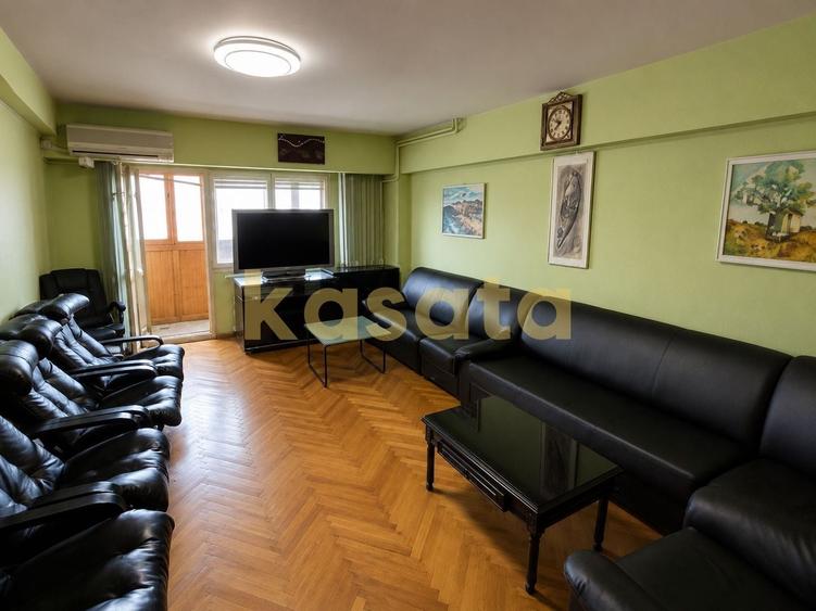 Apartament cu 3 camere decomandat, mobilat în Decebal