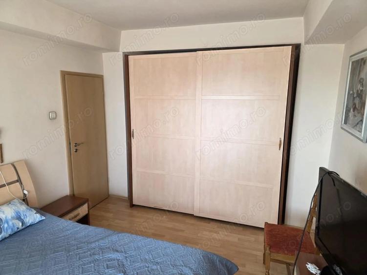 Apartament cu 3 camere decomandat în Gheorghe Lazăr