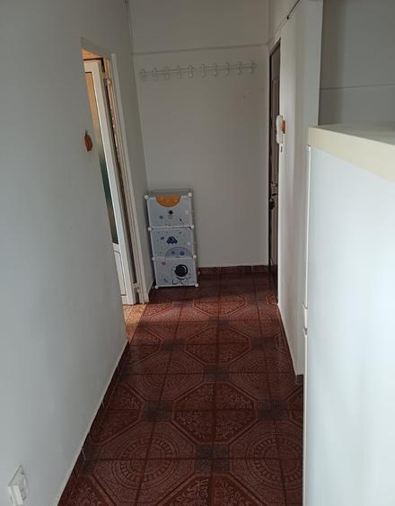 Apartament cu 2 camere semidecomandat, mobilat în Podu Roș
