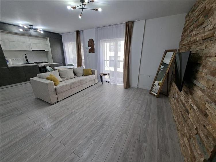 Apartament cu 3 camere circular, mobilat în Iris