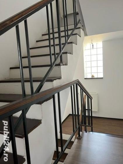 Casă cu 8 camere cu Teren 807 Mp în Balotești
