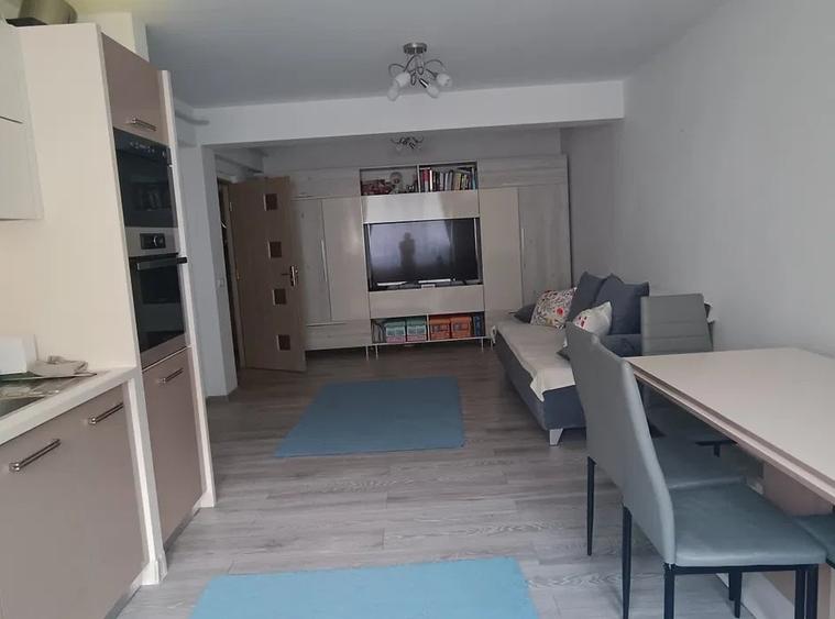 Apartament cu 2 camere semidecomandat, mobilat în Florești