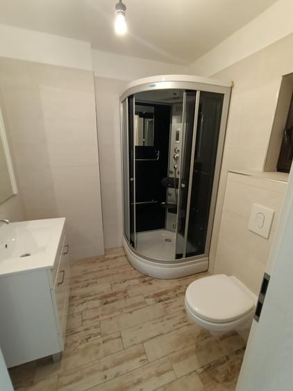 Apartament cu 2 camere semidecomandat în 1 Mai