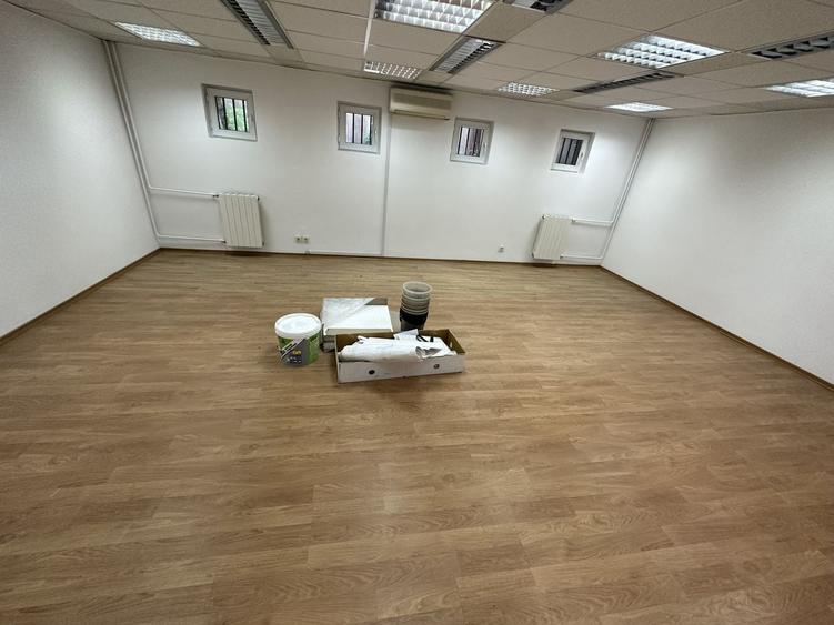 Apartament cu 7 camere decomandat în Aviatorilor