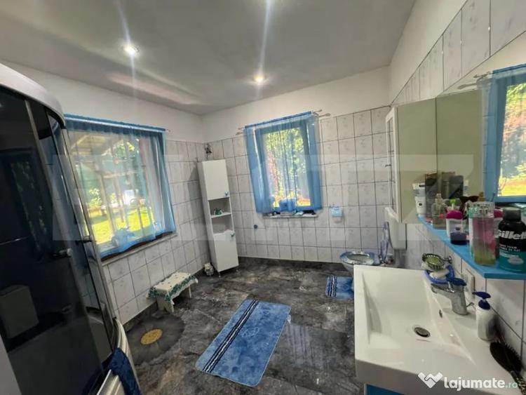 Casă cu 9 camere cu Teren 303 Mp în Central